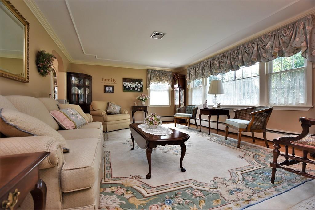 5 Keans Road Burlington, MA 01803 - Photo 4 of 27 Gallery Image 4