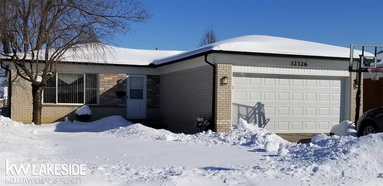 32326 Parker Circle Warren, MI 48088 - Photo 2 of 47 31340121-1.JPG
