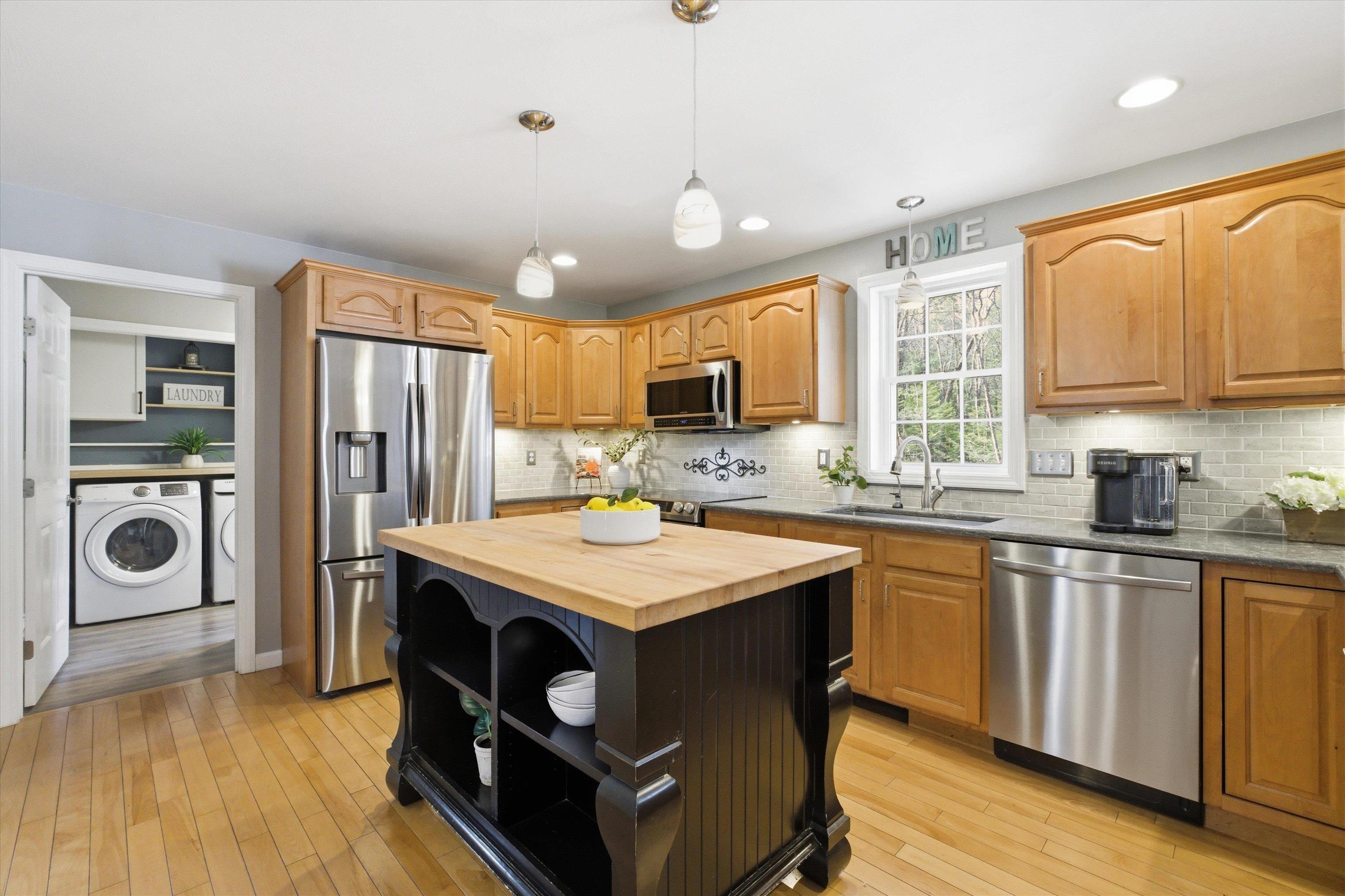 64 Peppermint Street Goffstown, NH 03045 - Photo 4 of 50