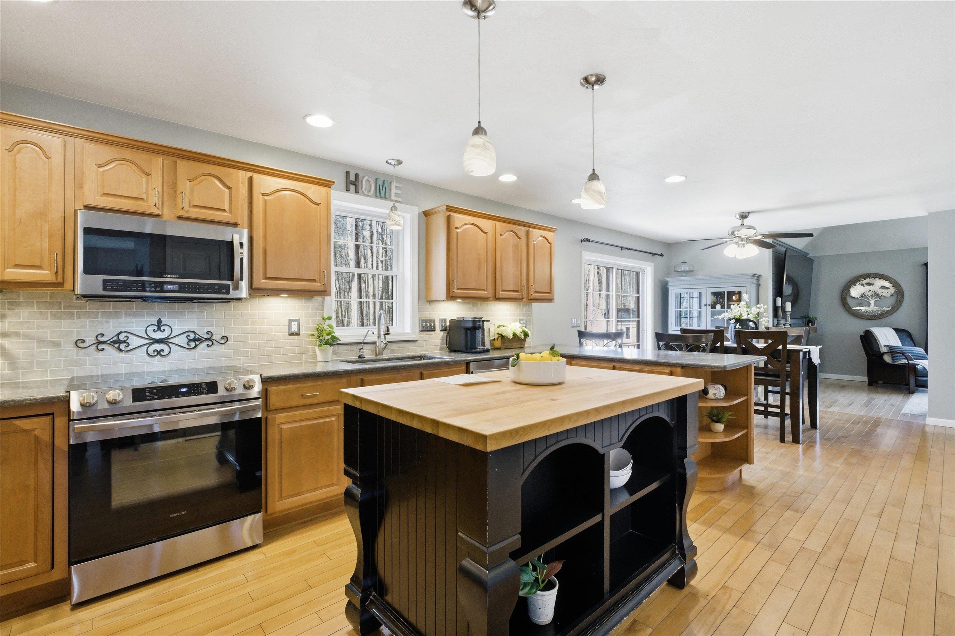 64 Peppermint Street Goffstown, NH 03045 - Photo 5 of 50