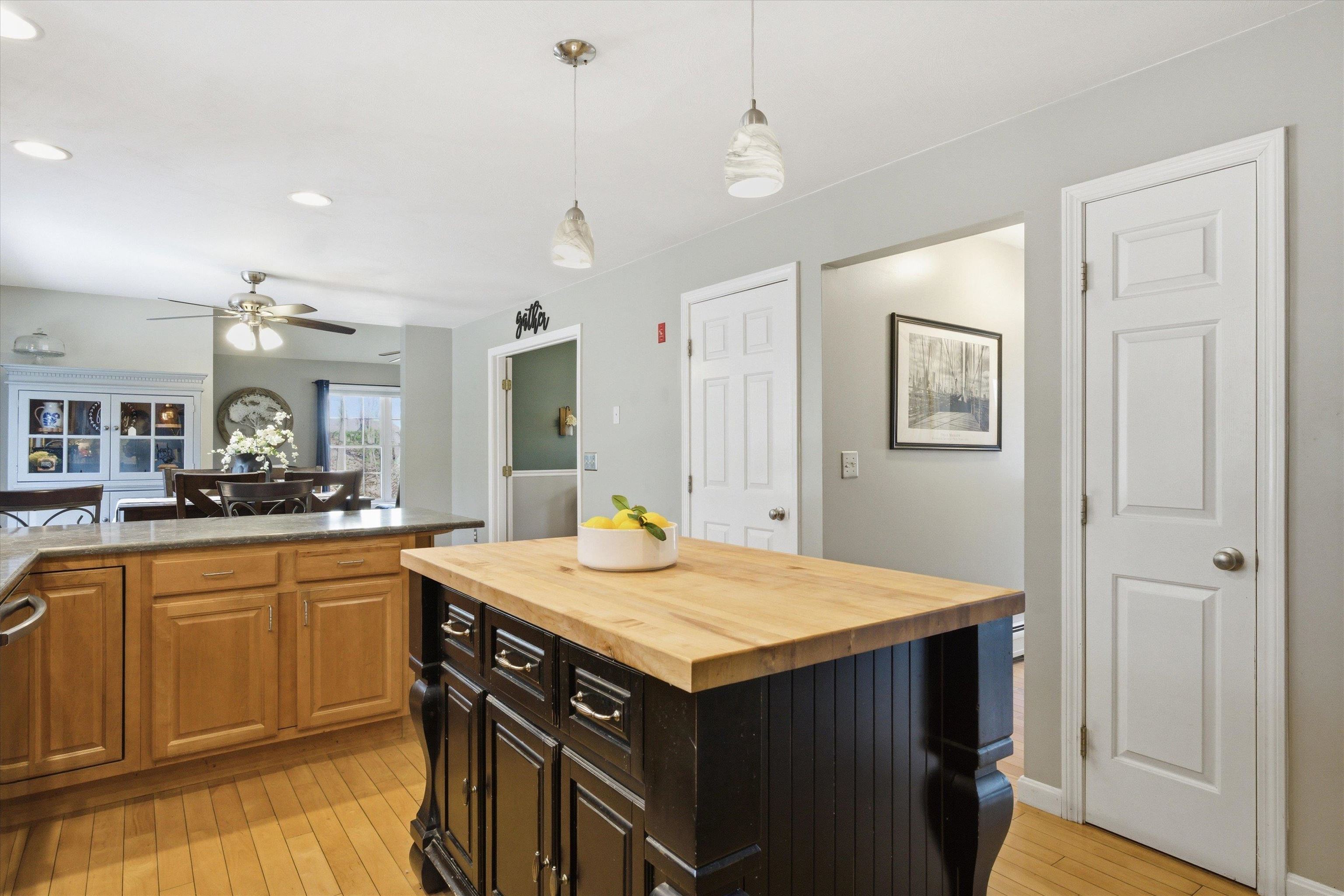 64 Peppermint Street Goffstown, NH 03045 - Photo 6 of 50