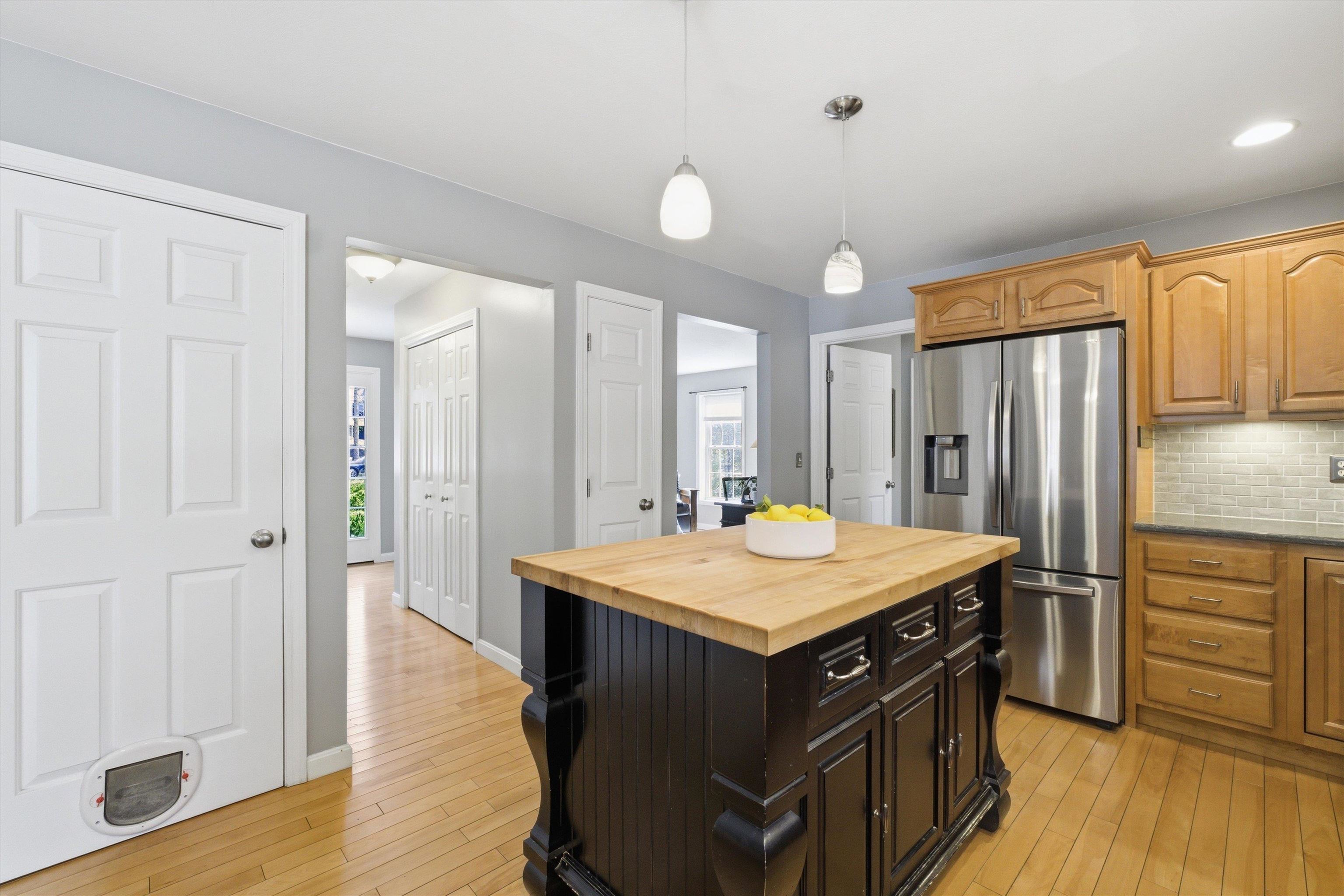 64 Peppermint Street Goffstown, NH 03045 - Photo 7 of 50