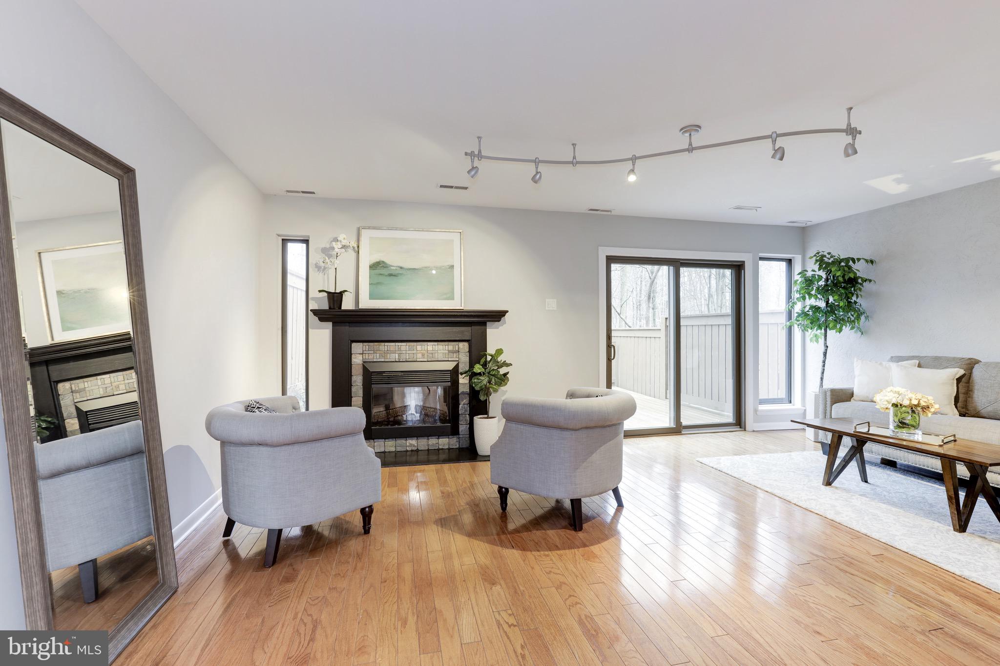 11902 Escalante Court Reston, VA 20191 - Photo 11 of 57 Gallery Image 11