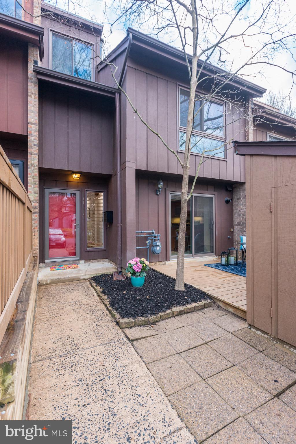 11902 Escalante Court Reston, VA 20191 - Photo 3 of 57 Gallery Image 3