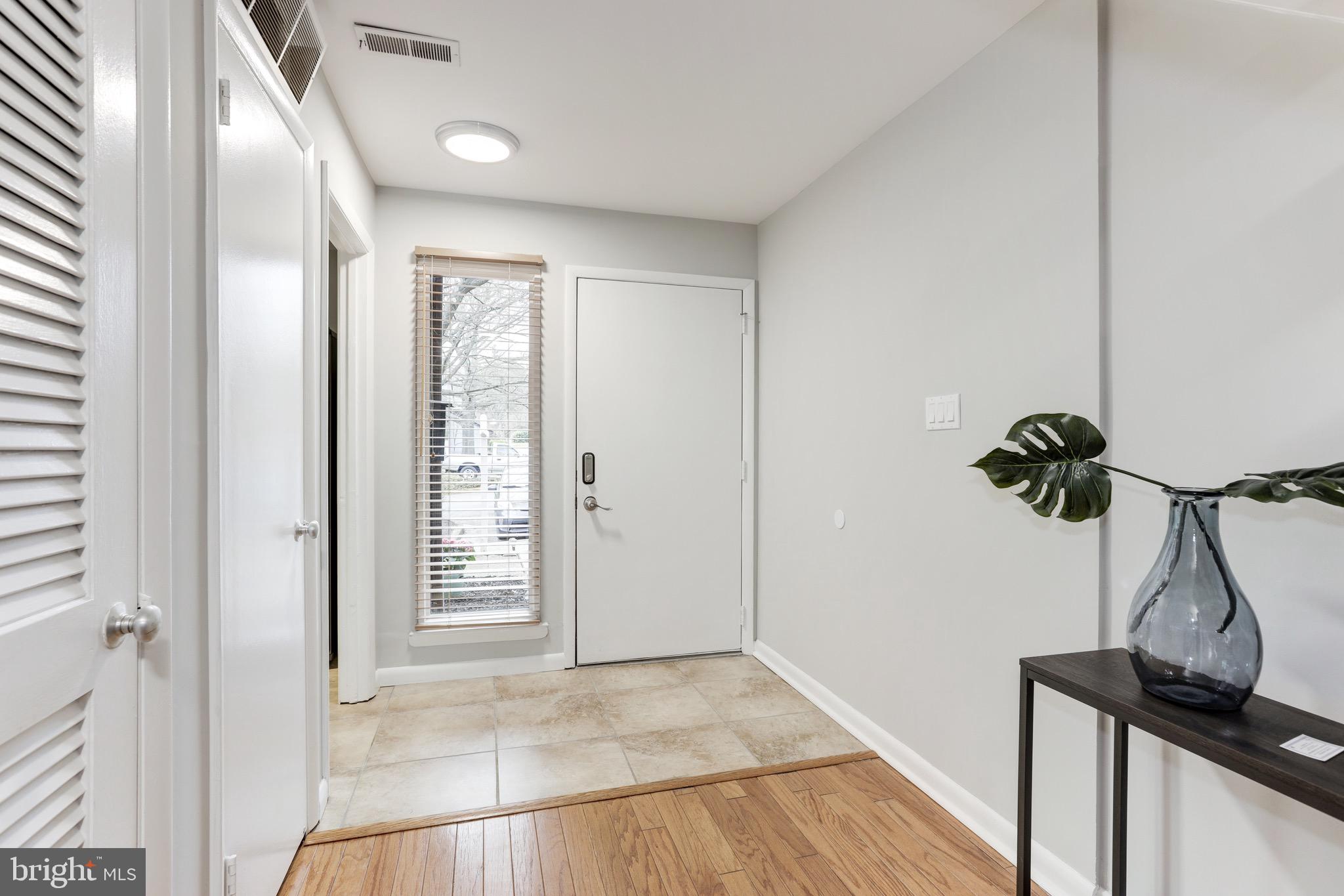 11902 Escalante Court Reston, VA 20191 - Photo 6 of 57 Gallery Image 6