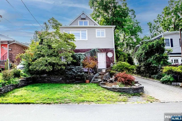 $3,400 | 17 Bogert Street, Closter, NJ 07624