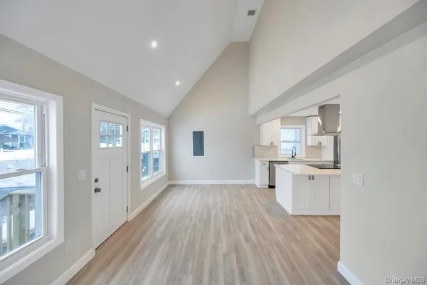 $599,999 | 52 Halycon Road, Lindenhurst, NY 11757