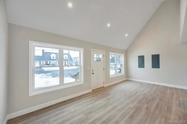 $599,999 | 52 Halycon Road, Lindenhurst, NY 11757