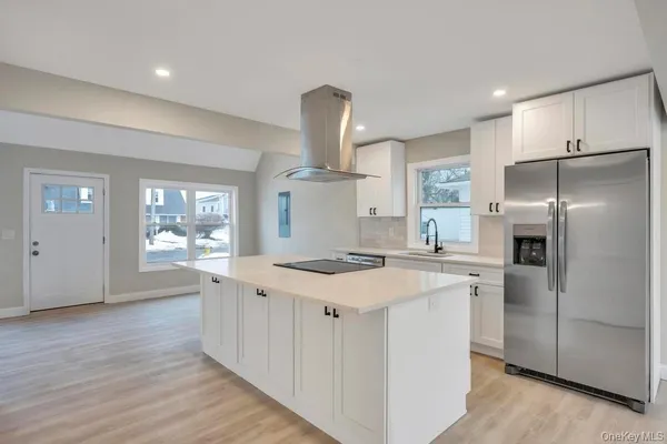 $599,999 | 52 Halycon Road, Lindenhurst, NY 11757