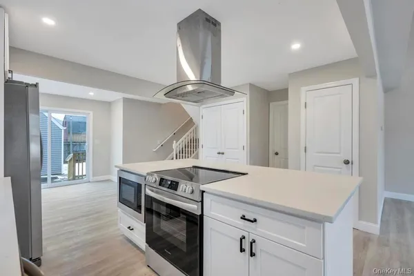 $599,999 | 52 Halycon Road, Lindenhurst, NY 11757