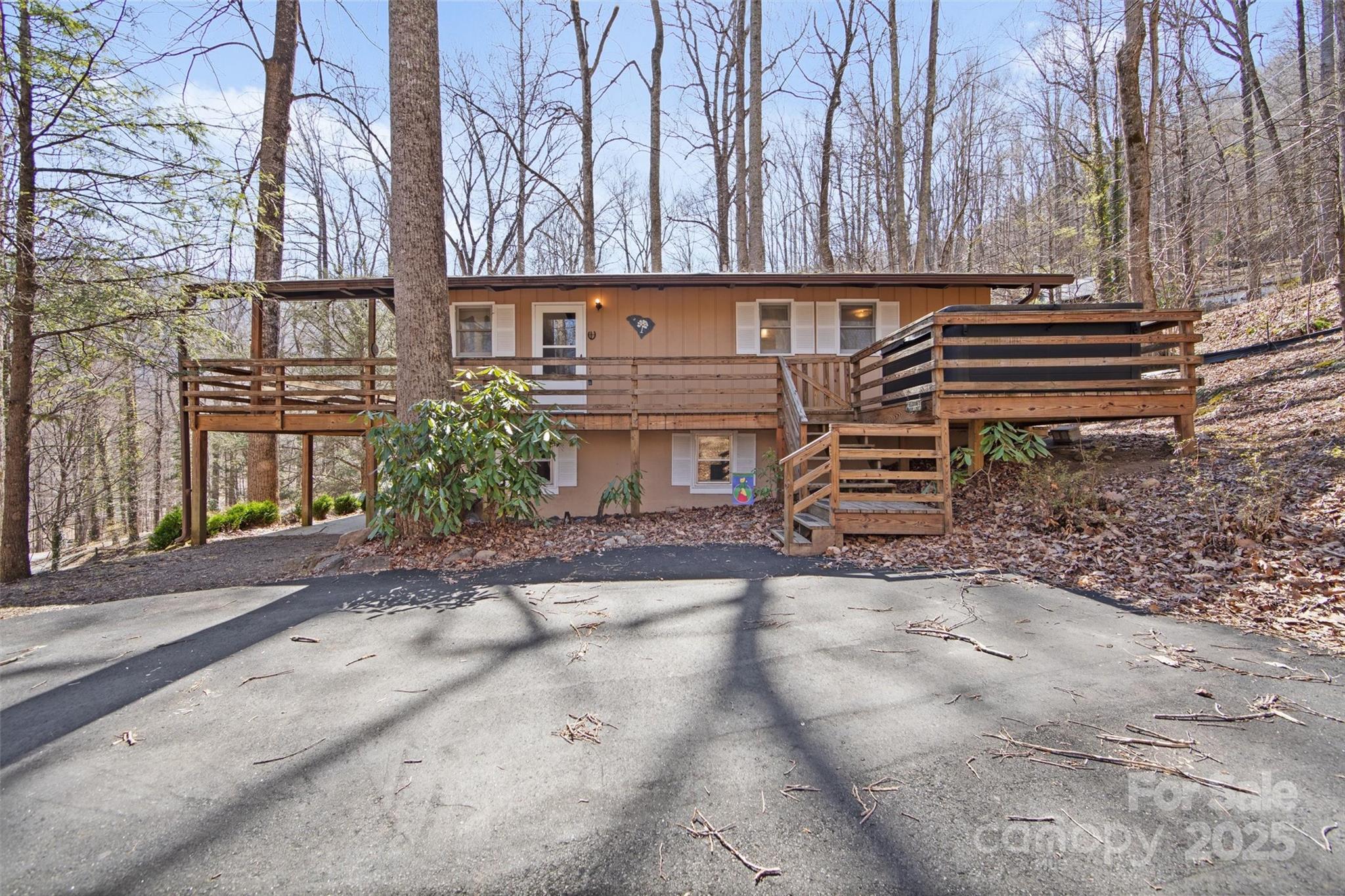 679 Locust Drive Maggie Valley, NC 28751 - Photo 6 of 37
