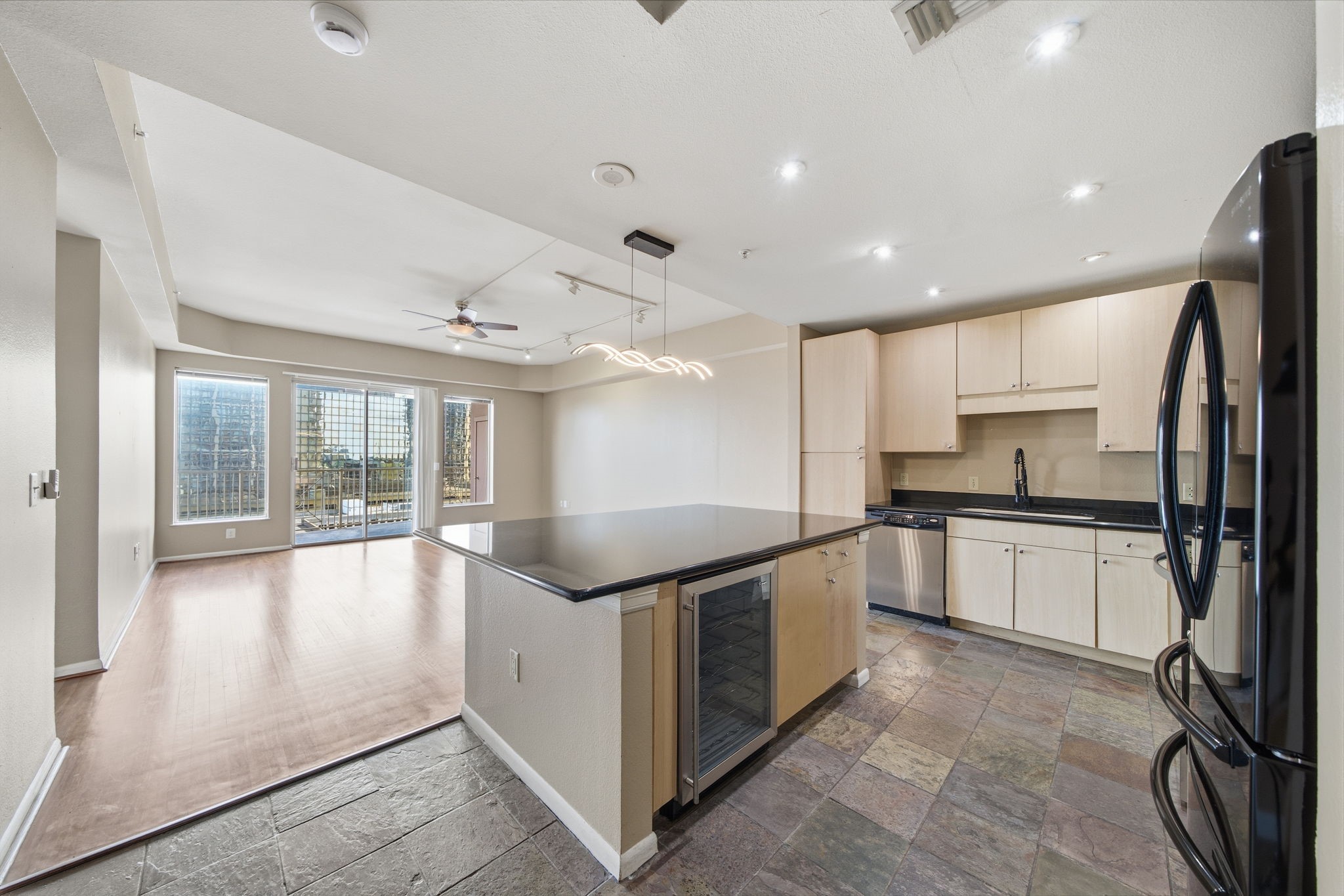 3505 Sage Road, Unit 1003 Houston, TX 77056 - Photo 2 of 14