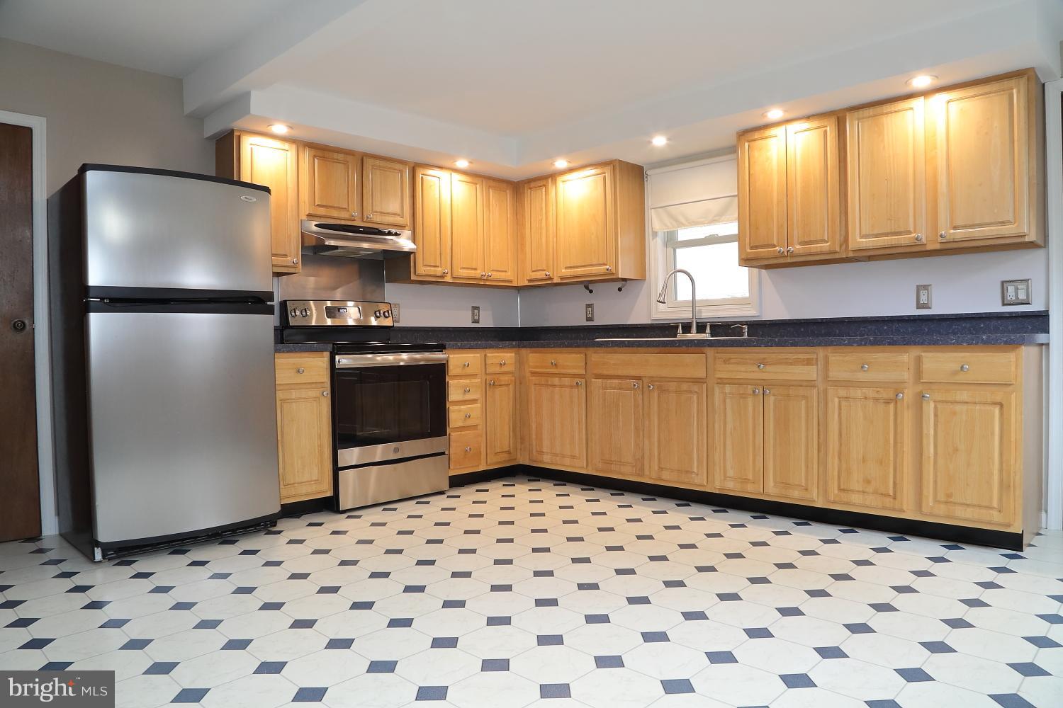 19 Harmon Road Reading, PA 19606 - Photo 4 of 22