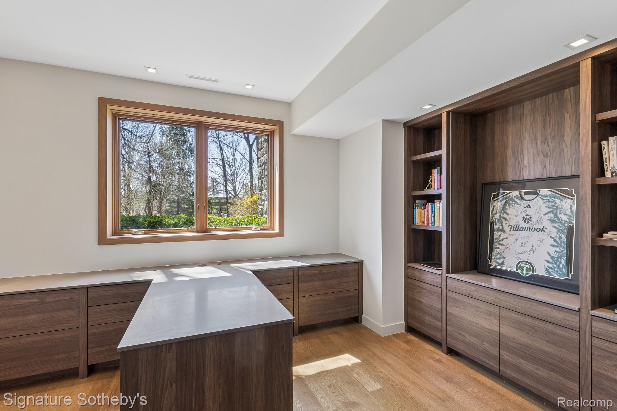5051 Beach Road Troy, MI 48098 - Photo 35 of 52 Beach (32).jpg