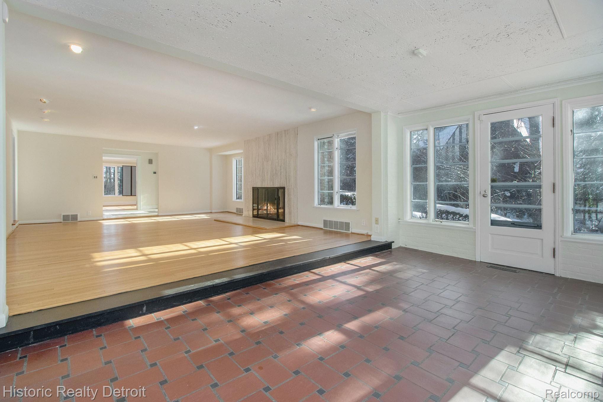 18065 Hamilton Road Highland Park, MI 48203 - Photo 15 of 55 IMG_9730.jpg