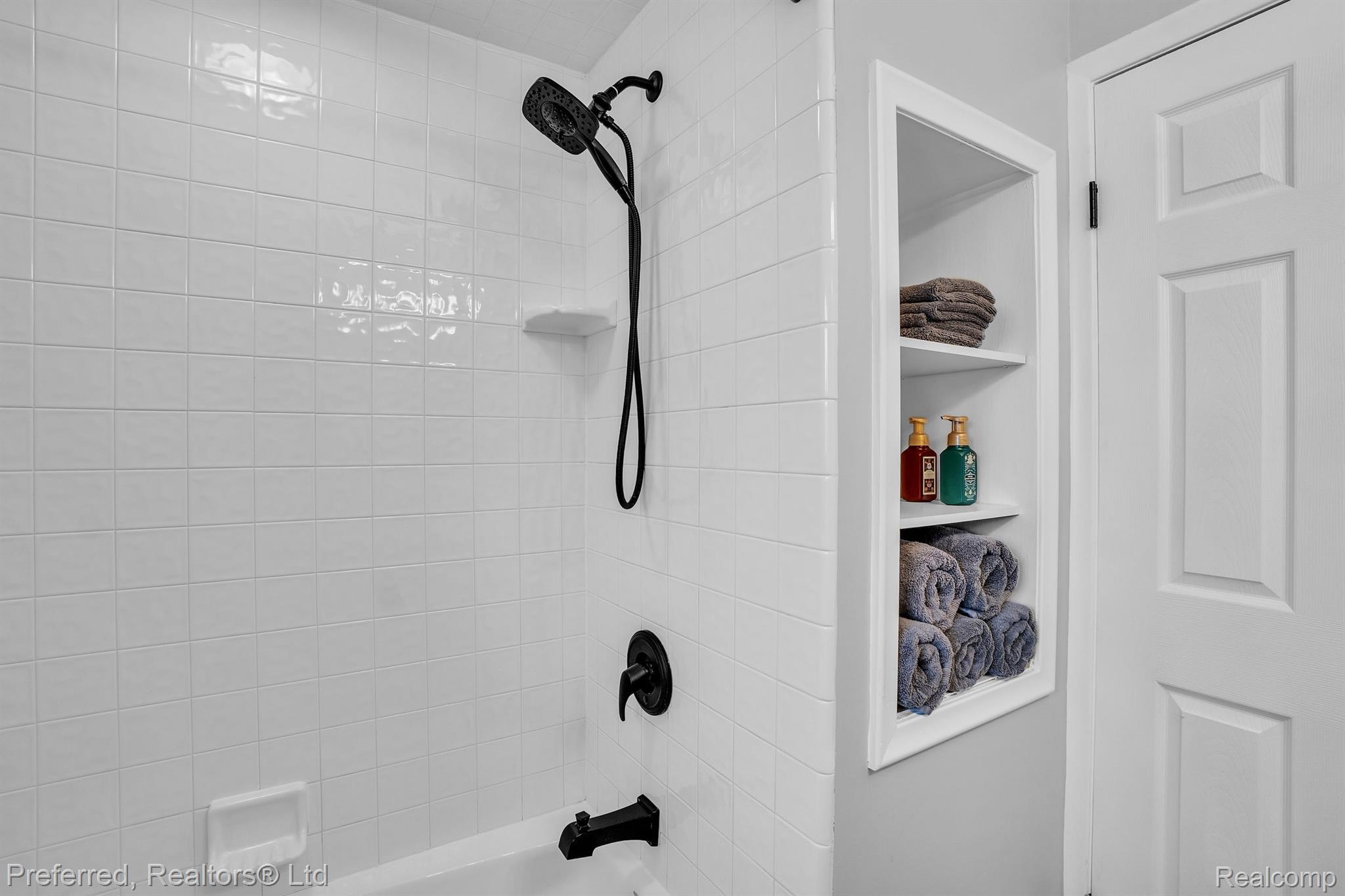 23685 Ripple Creek Novi, MI 48375 - Photo 25 of 40 Gallery Image 25