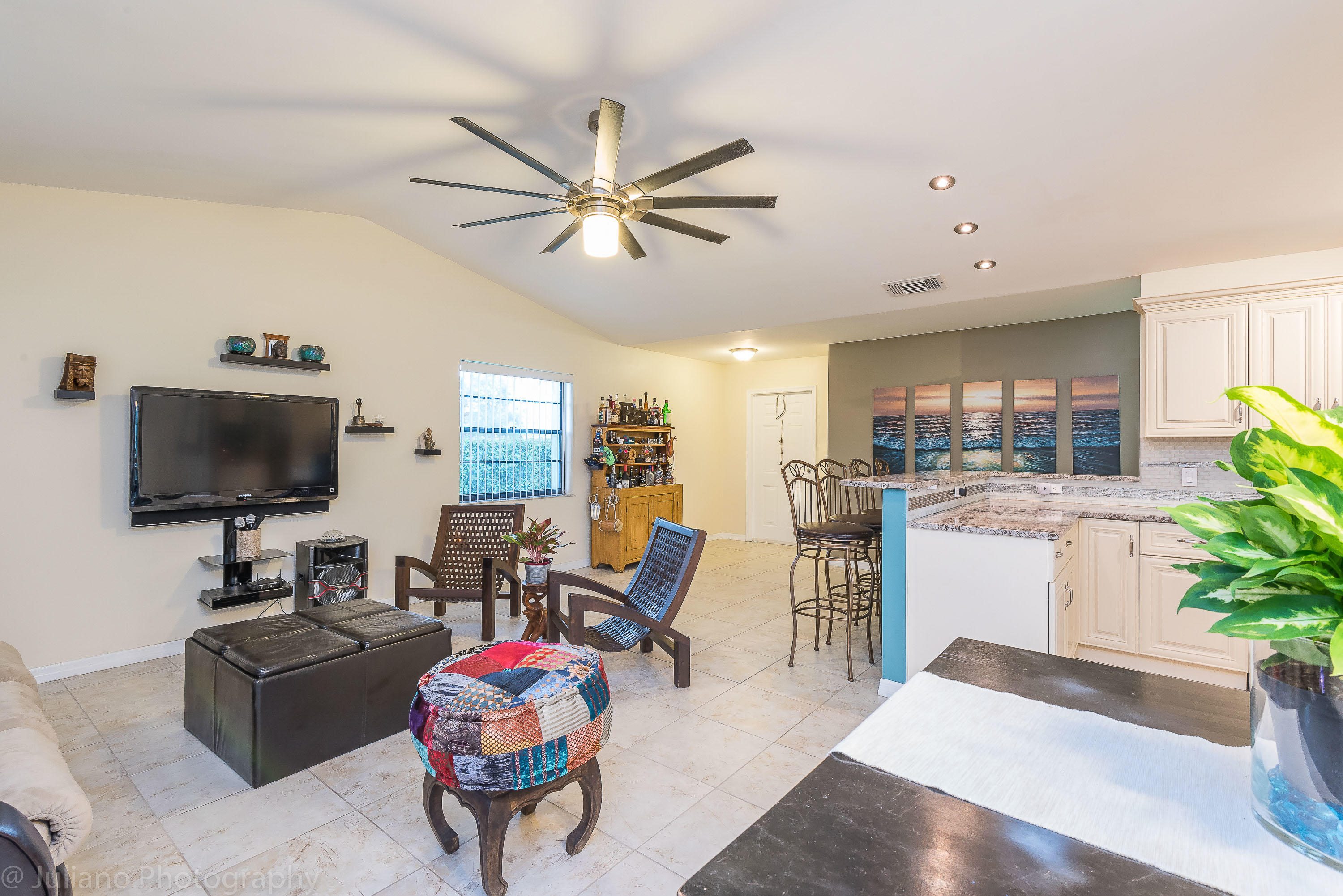 9085 Southwest 20th Street, Unit F Boca Raton, FL 33428 - Photo 3 of 32 living room
