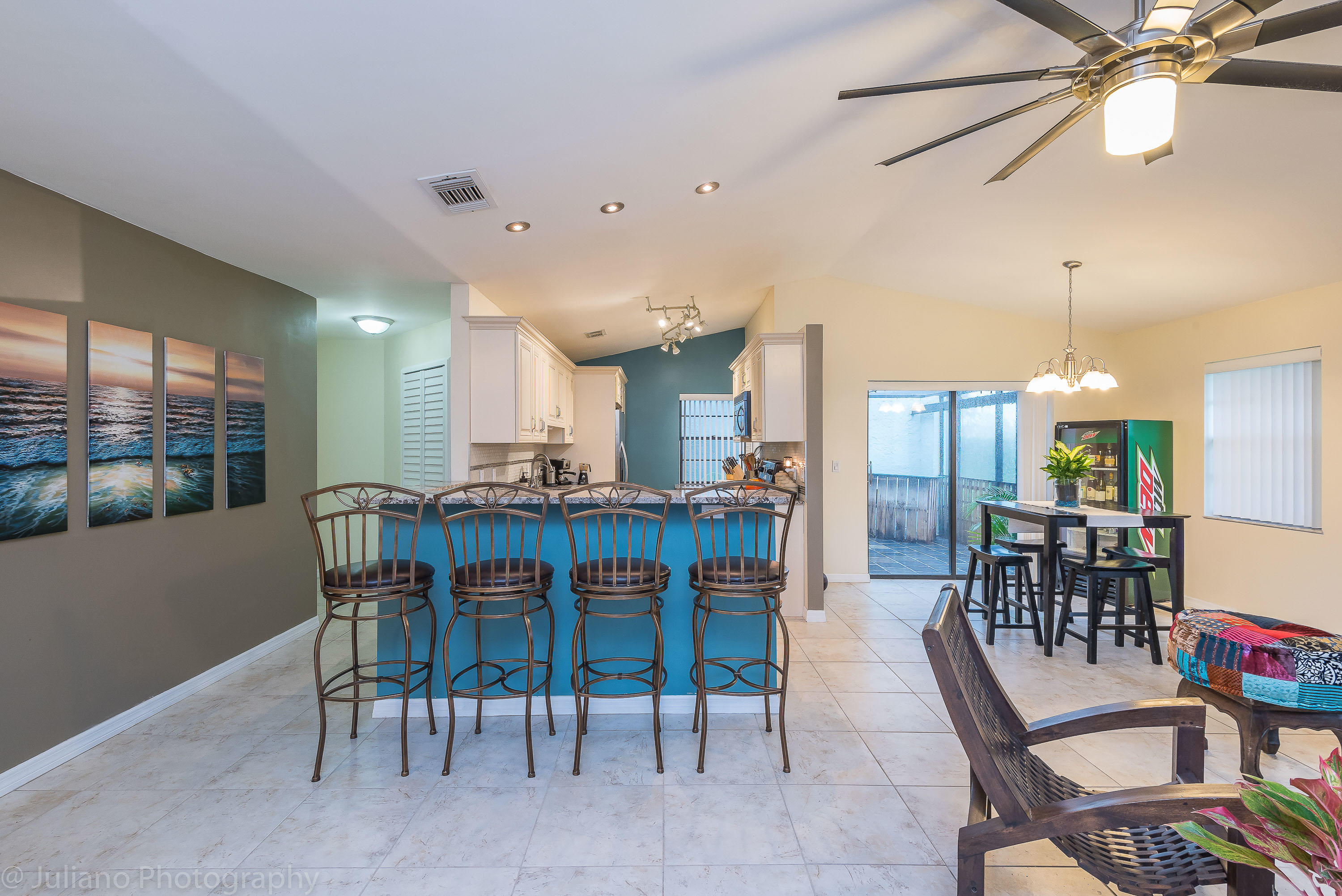 9085 Southwest 20th Street, Unit F Boca Raton, FL 33428 - Photo 8 of 32 Kitchen Bar