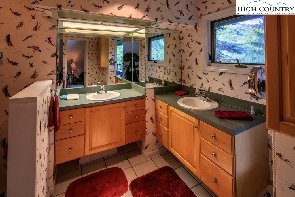 132 Tamarack Road Beech Mountain, NC 28604 - Photo 16 of 31 Gallery Image 16
