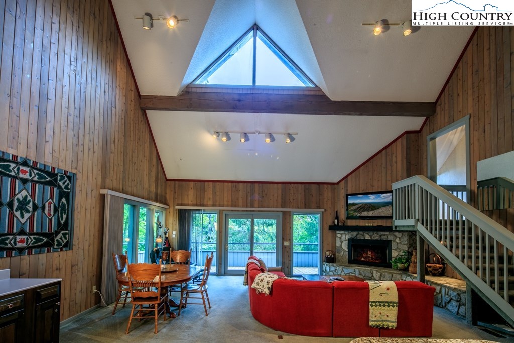 132 Tamarack Road Beech Mountain, NC 28604 - Photo 4 of 31 Gallery Image 4