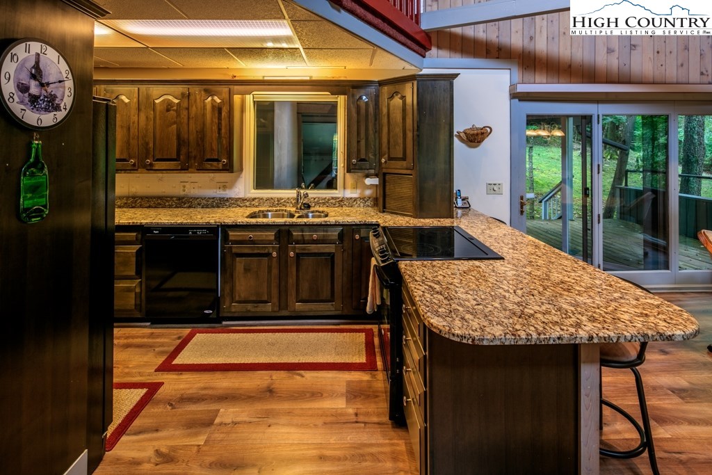 132 Tamarack Road Beech Mountain, NC 28604 - Photo 8 of 31 Gallery Image 8