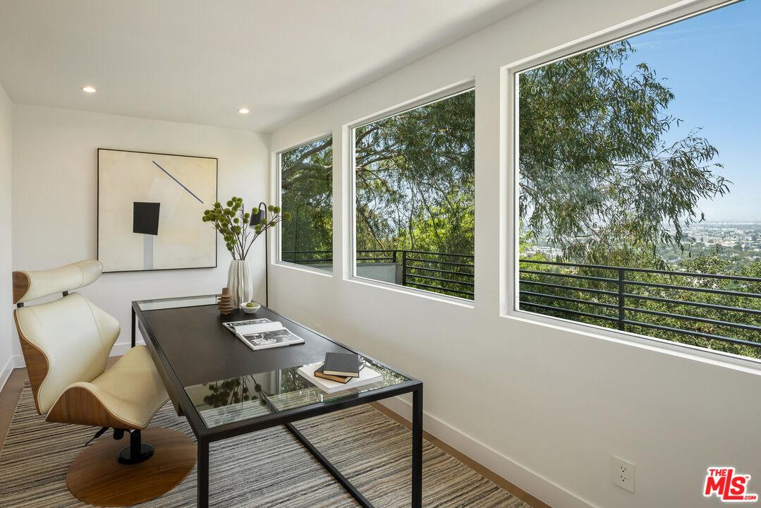 3564 Multiview Drive Los Angeles, CA 90068 - Photo 15 of 27