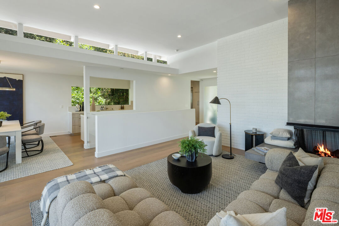 3564 Multiview Drive Los Angeles, CA 90068 - Photo 9 of 27