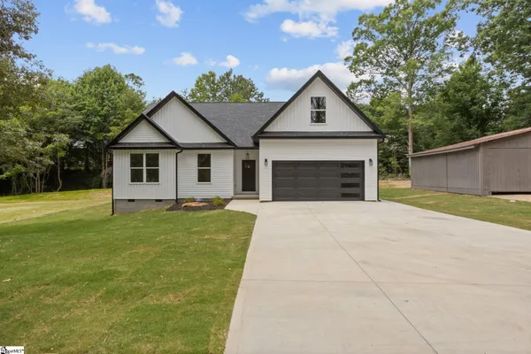 $449,000 | 215 Timberlane Road, Greer, SC 29651