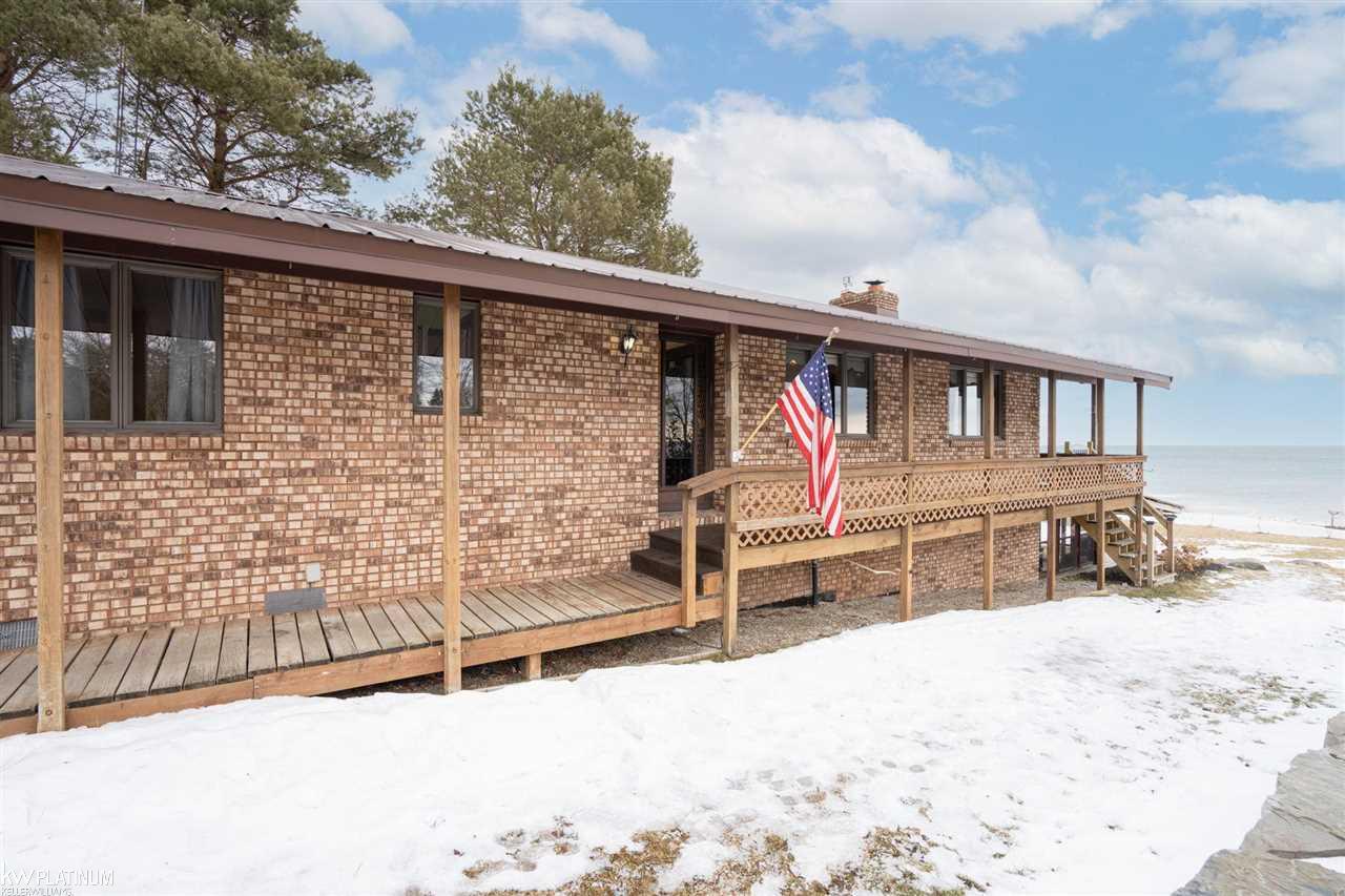 8915 Lakeshore Road Lexington, MI 48450 - Photo 9 of 92 Gallery Image 9