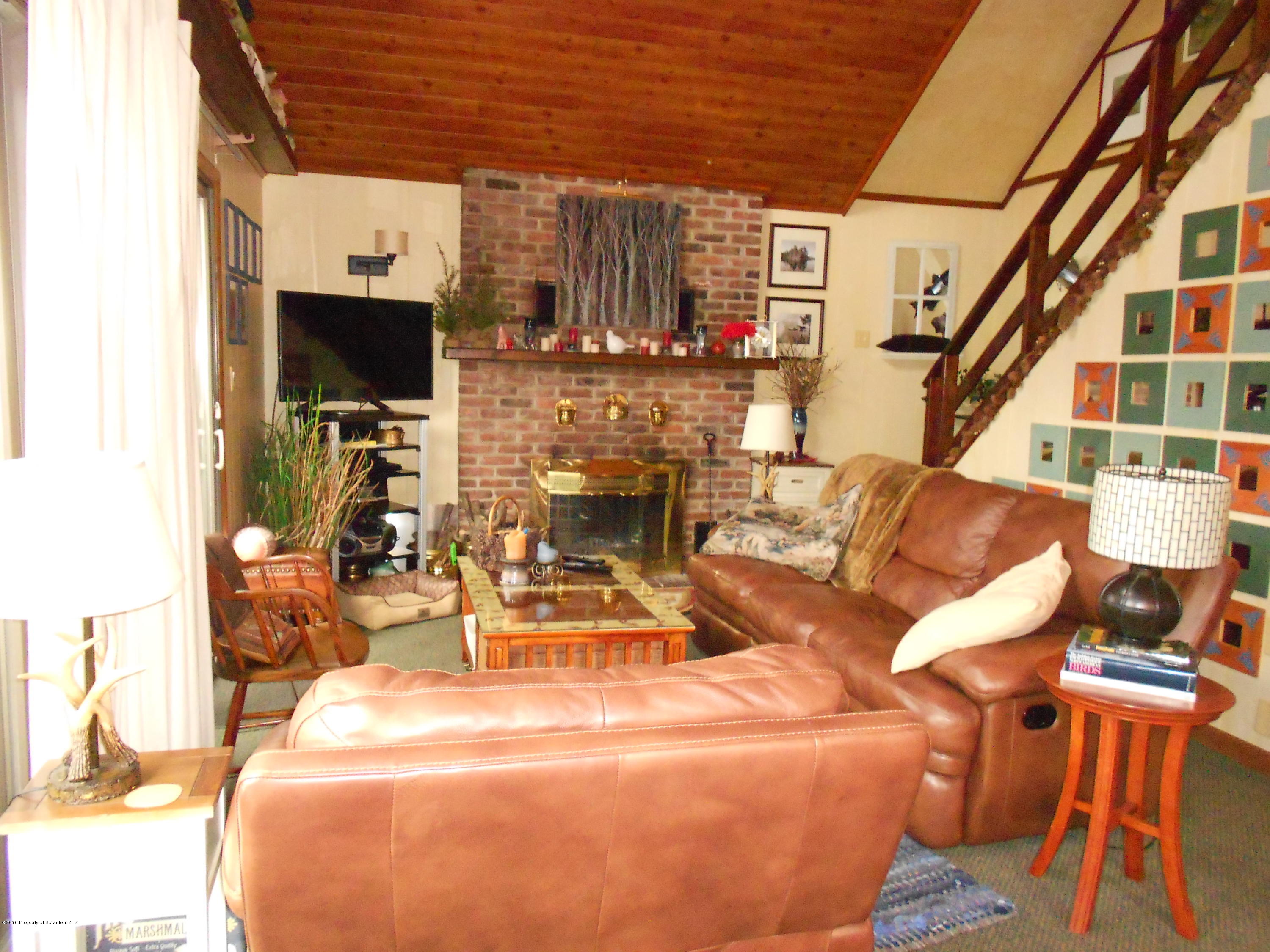 2 East Lake Road Moscow, PA 18444 - Photo 8 of 40 Gallery Image 8