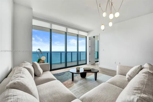 $21,900 | 900 North Ocean Boulevard, Unit 1904, Pompano Beach, FL 33062