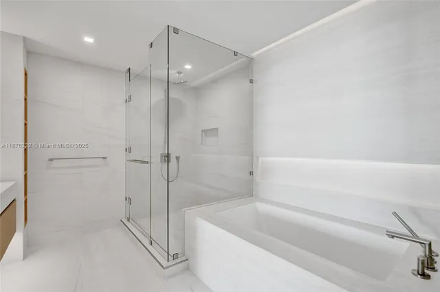 $21,900 | 900 North Ocean Boulevard, Unit 1904, Pompano Beach, FL 33062