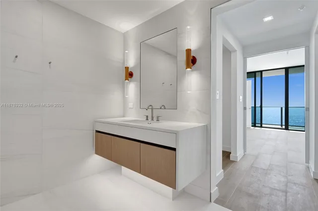 $21,900 | 900 North Ocean Boulevard, Unit 1904, Pompano Beach, FL 33062