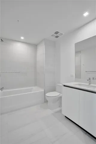 $21,900 | 900 North Ocean Boulevard, Unit 1904, Pompano Beach, FL 33062