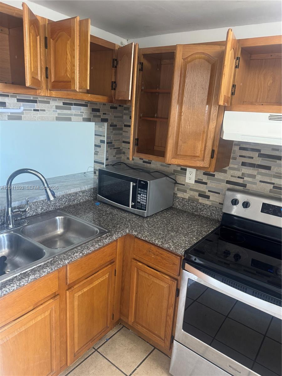 1551 West Okeechobee Road, Unit 19 Hialeah, FL 33010 - Photo 12 of 12