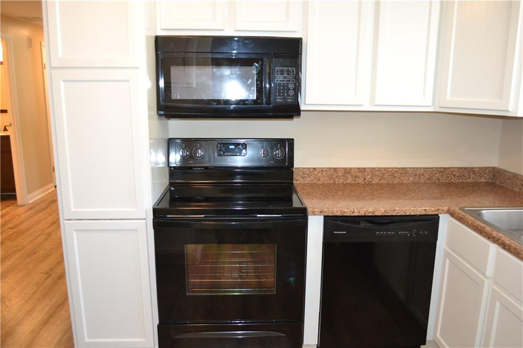 7415 Harcourt Road Indianapolis, IN 46260 - Photo 12 of 15 Gallery Image 12