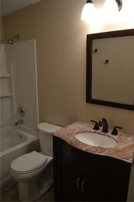 7415 Harcourt Road Indianapolis, IN 46260 - Photo 3 of 15 Gallery Image 3