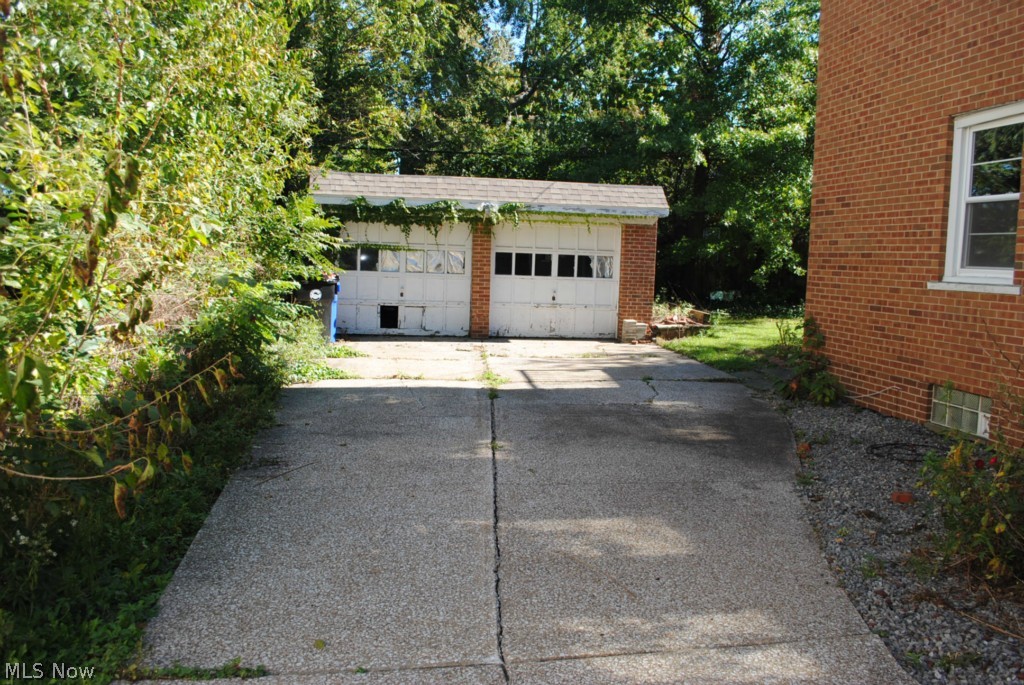 2831 Ludlow Road Cleveland, OH 44120 - Photo 17 of 18