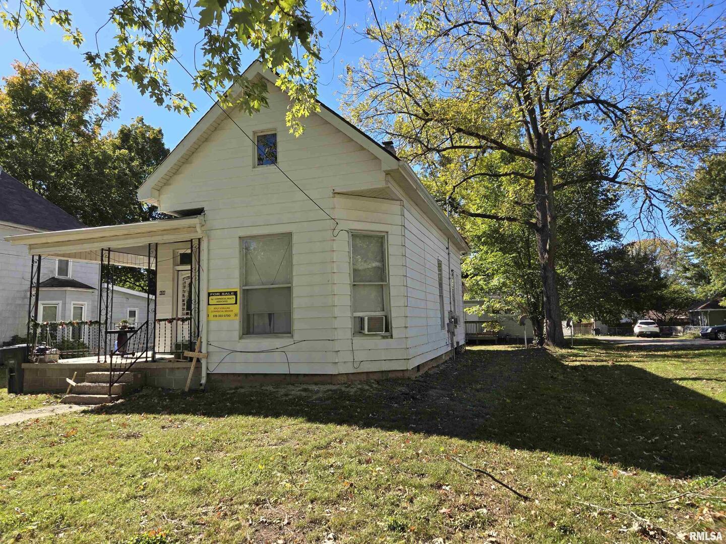 408 North Springer Street, Unit 2 Carbondale, IL 62901 - Photo 1 of 15 a front view of a house with a yard