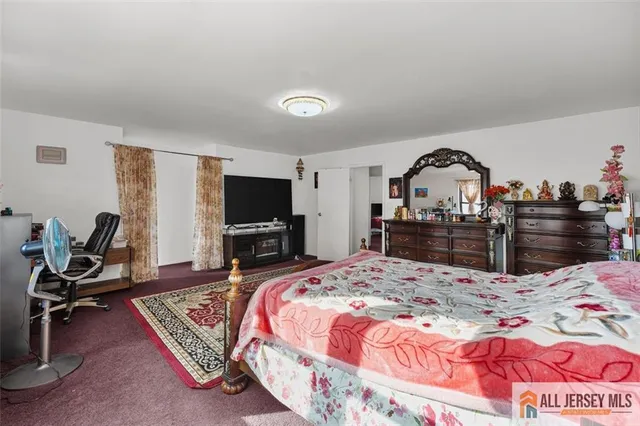 $565,000 | 2605 Merrywood Drive, Edison, NJ 08817