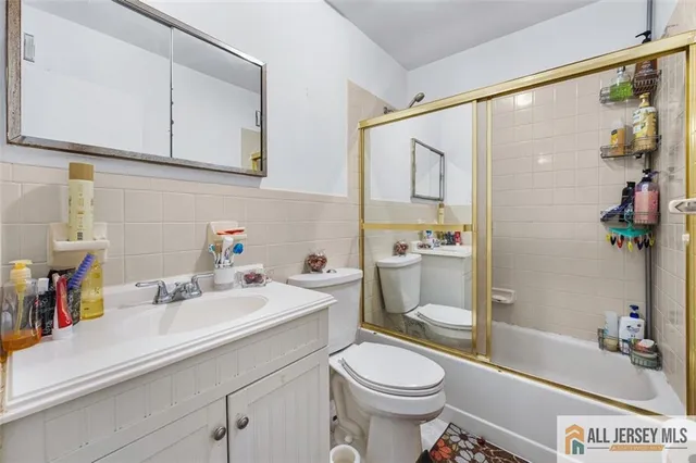 $565,000 | 2605 Merrywood Drive, Edison, NJ 08817