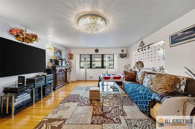 $565,000 | 2605 Merrywood Drive, Edison, NJ 08817