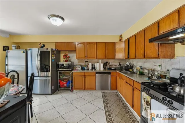 $565,000 | 2605 Merrywood Drive, Edison, NJ 08817