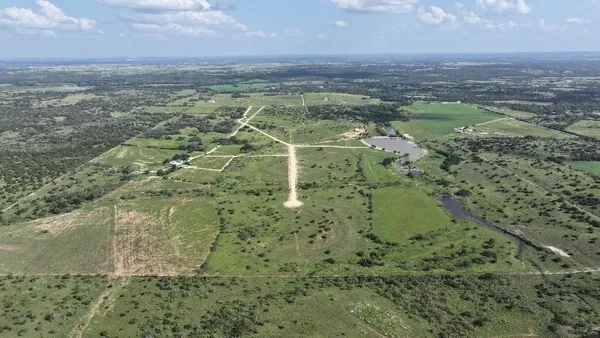 $762,560 | 210 Bertram Tx 78605, Bertram, TX 78605