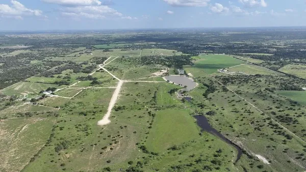 $762,560 | 210 Bertram Tx 78605, Bertram, TX 78605