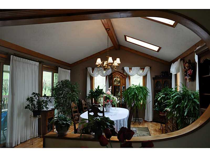 121 West McQuistion Road Butler, PA 16001 - Photo 8 of 14 Dining Room.