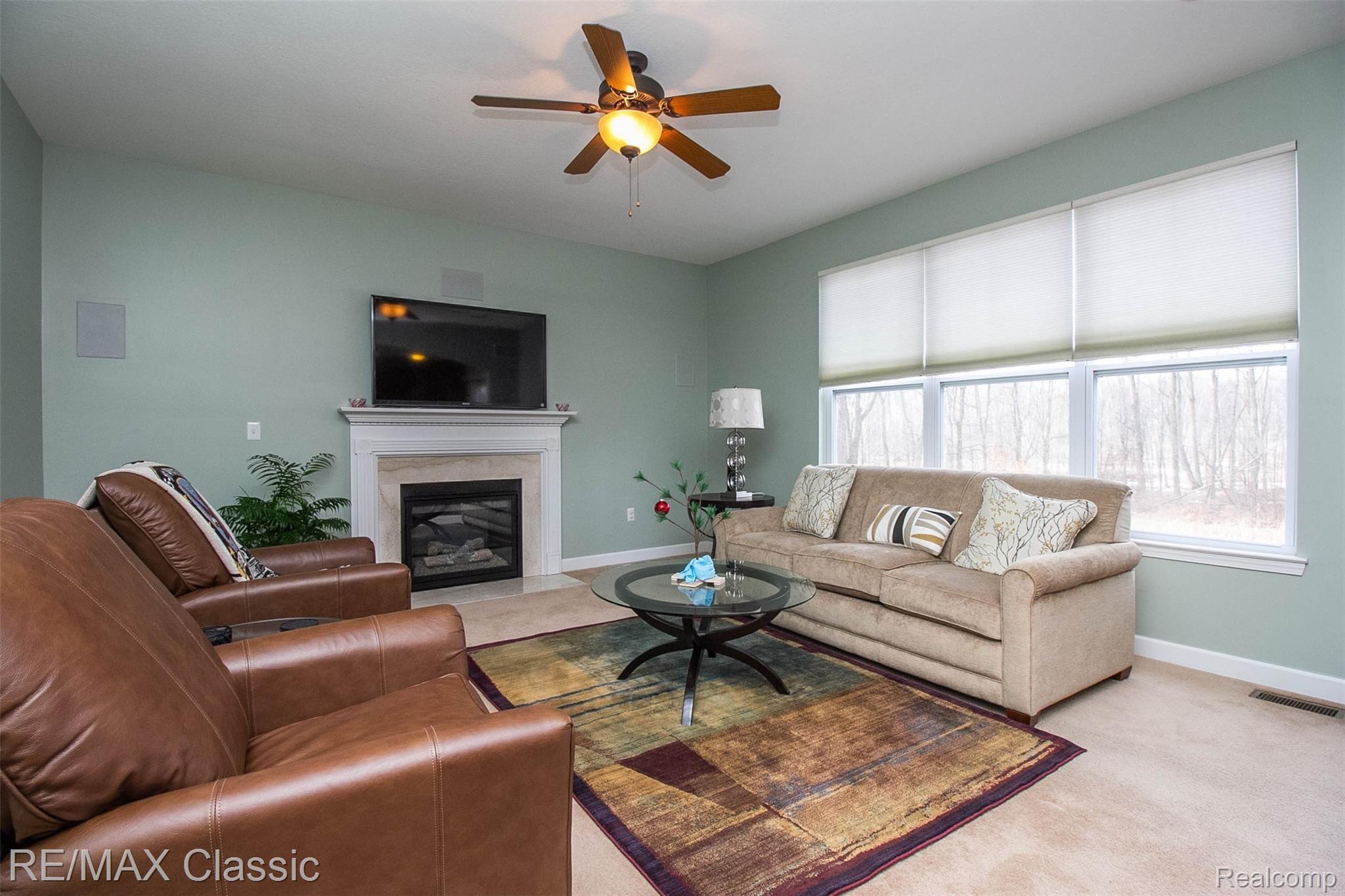 27135 Victoria Road Novi, MI 48374 - Photo 22 of 54 Family room view #1