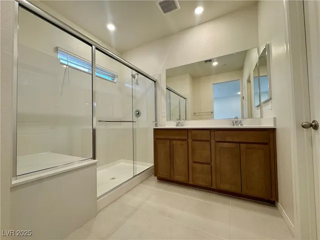 $2,950 | 639 La Vista Acrs Lane, Las Vegas, NV 89138