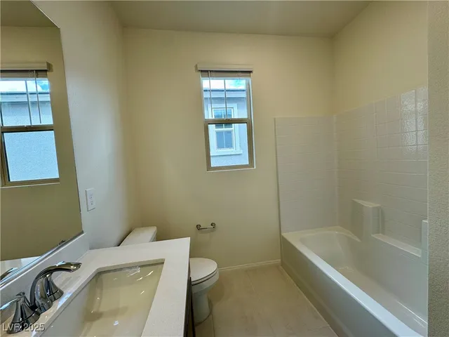 $2,950 | 639 La Vista Acrs Lane, Las Vegas, NV 89138