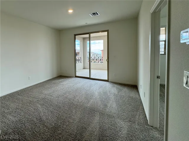 $2,950 | 639 La Vista Acrs Lane, Las Vegas, NV 89138